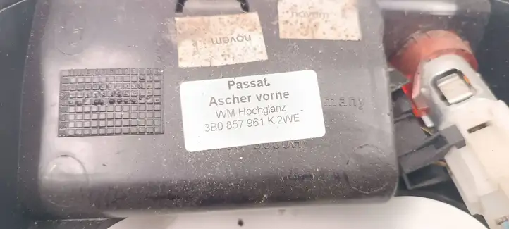 Volkswagen PASSAT B5 (1997 - 2000) 3B0857961K Передняя пепельница — фото 4