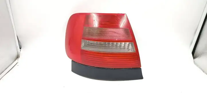 Audi A4 S4 B5 8D (1999 - 2001) 8D0945095F Задний фонарь в кузове — фото 1