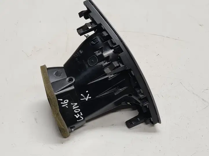Seat Leon (5F) (2012 - 2019) 5F1820901 Боковой воздушный дефлектор — фото 3
