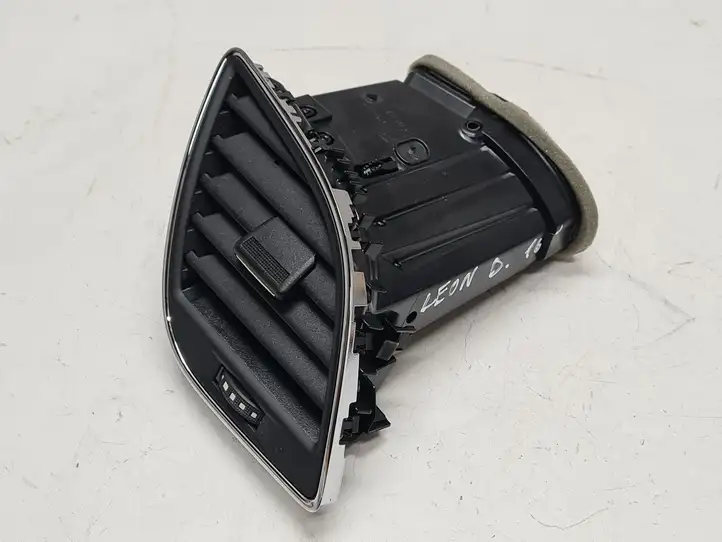 Seat Leon (5F) (2012 - 2019) 5F1820902 Боковой воздушный дефлектор — фото 4