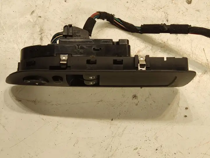 BMW 1 E81 E87 (2004 - 2011) 913209901 Кнопка стеклоподъемников — фото 3