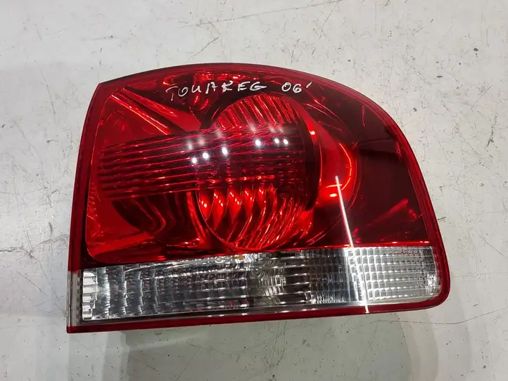 Volkswagen Touareg I (2002 - 2010) 7L6945096K Задний фонарь в кузове — фото 9