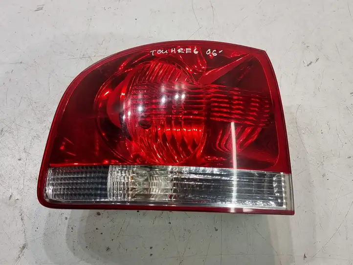 Volkswagen Touareg I (2002 - 2010) 7L6945095K Задний фонарь в кузове — фото 7