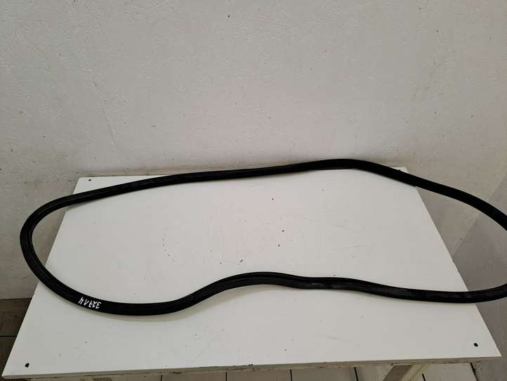 Audi A4 (2007 - 2011)  8K5833721E Уплотнительная резина на задних дверях