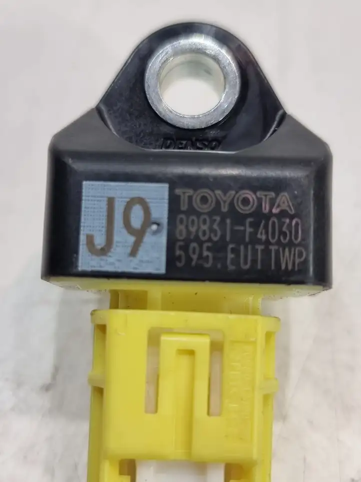 Toyota C-HR I (2016 - 2022) 89831F4030 Датчик удара SRS — фото 1