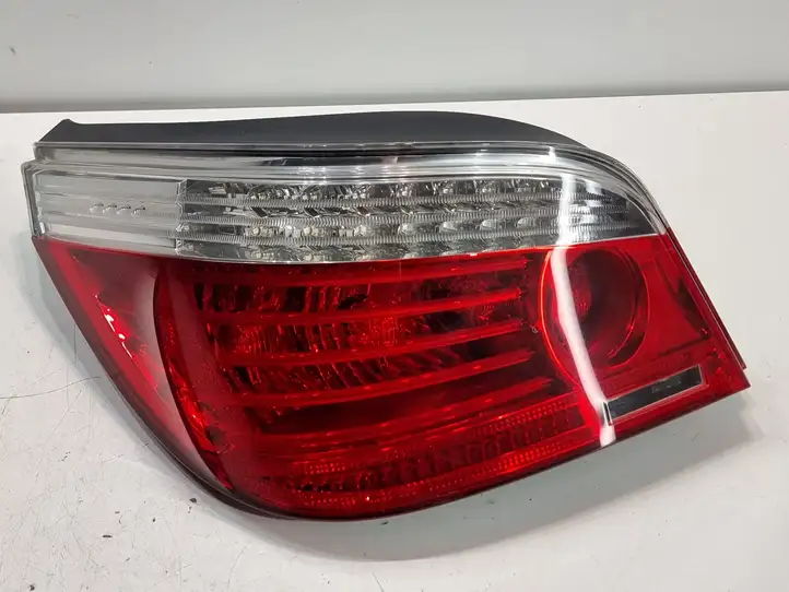 BMW 5 E60 E61 (2004 - 2010) 63217177281 Задний фонарь в кузове — фото 1