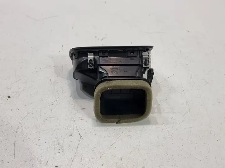 Volkswagen Polo V 6R (2009 - 2015) 6R0819704 Боковой воздушный дефлектор — фото 5