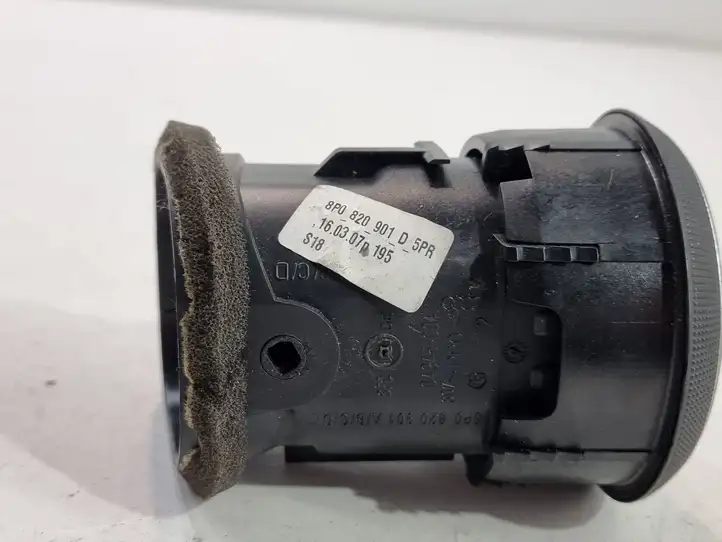 Audi A3/S3 8P (2004 - 2008) 8P0820901 Боковой воздушный дефлектор — фото 5