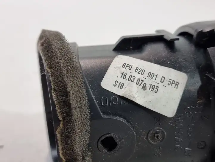 Audi A3/S3 8P (2004 - 2008) 8P0820901 Боковой воздушный дефлектор — фото 6
