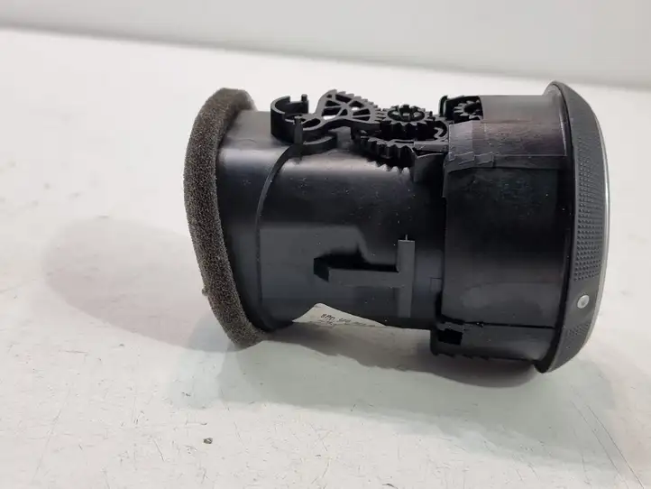 Audi A3/S3 8P (2004 - 2008) 8P0820901 Боковой воздушный дефлектор — фото 7
