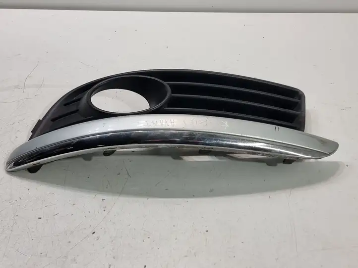 Volkswagen Golf V (2003 - 2009) 1K0853665K Решетка противотуманной фары — фото 2
