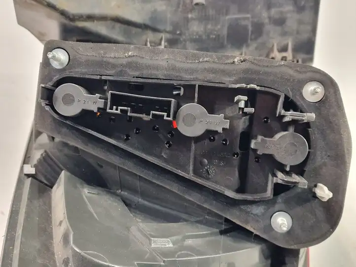 BMW X1 E84 (2009 - 2015) 6321299247805 Задний фонарь в кузове — фото 2