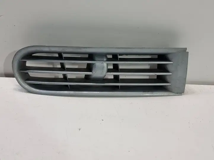 Audi A3/S3 8L (2000 - 2003) 8L0807490 Нижняя решетка переднего бампера — фото 1