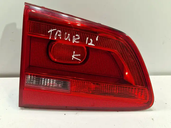 Volkswagen Touran II (2010 - 2016) 1T0945093A Задний фонарь в крышке багажника — фото 1