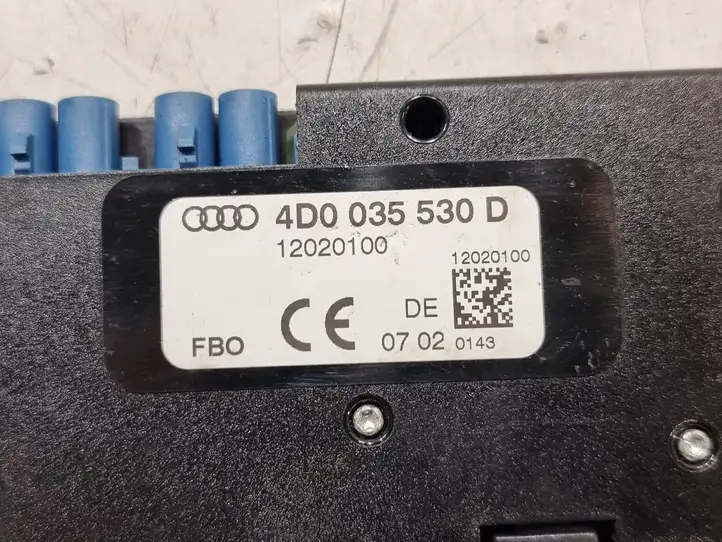 Audi A6 S6 C5 4B (2001 - 2004) 4D0035530D Усилитель антенны — фото 4