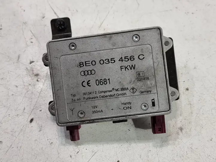 Audi A6 S6 C5 4B (2001 - 2004) 8E0035456C Усилитель антенны — фото 1
