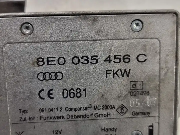 Audi A6 S6 C5 4B (2001 - 2004) 8E0035456C Усилитель антенны — фото 3