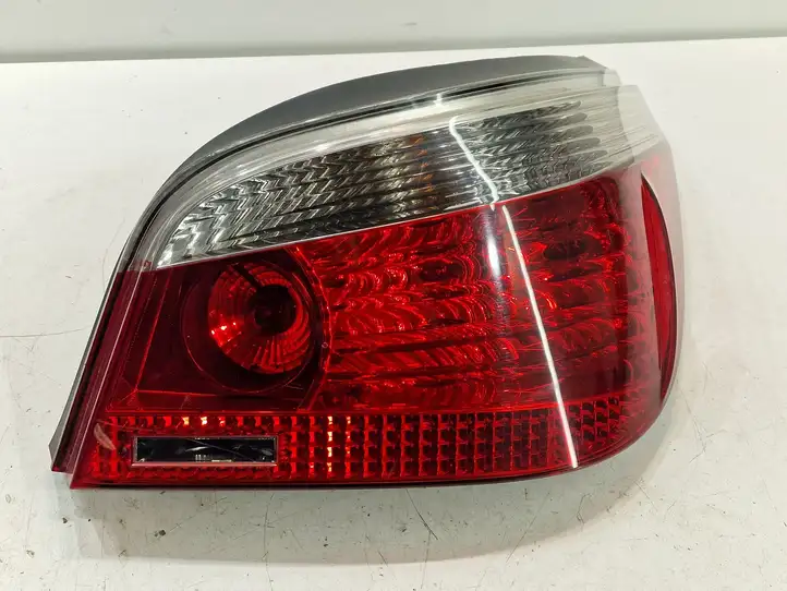 BMW 5 E60 E61 (2004 - 2010) 7165738 Задний фонарь в кузове — фото 1