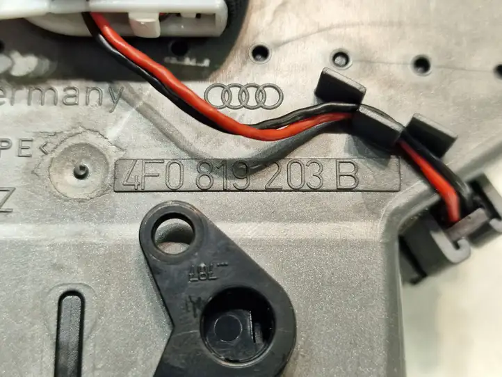Audi A6 S6 C6 4F (2004 - 2008) 4F0819203B Задний воздушный дефлектор — фото 6