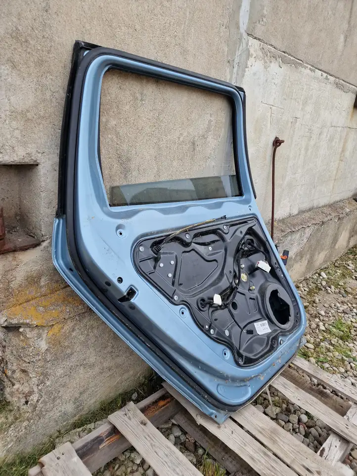 Volkswagen PASSAT B6 (2005 - 2010) Задняя дверь — фото 3