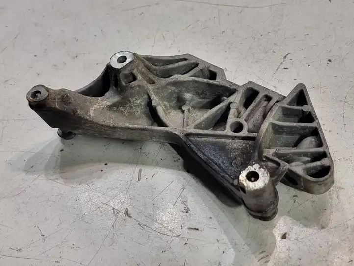 Volkswagen PASSAT B7 USA (2012 - 2016) 06K199207A Кронштейн двигателя — фото 1
