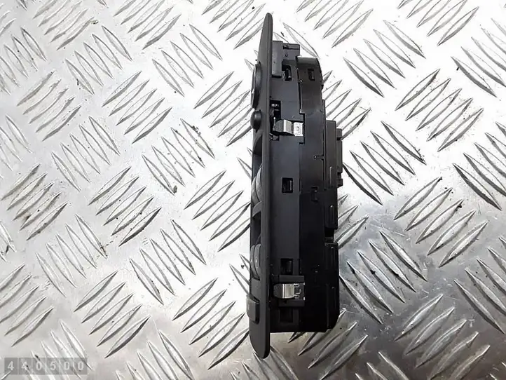 BMW 1 E81 E87 (2004 - 2011) 915549601 Кнопка стеклоподъемников — фото 4