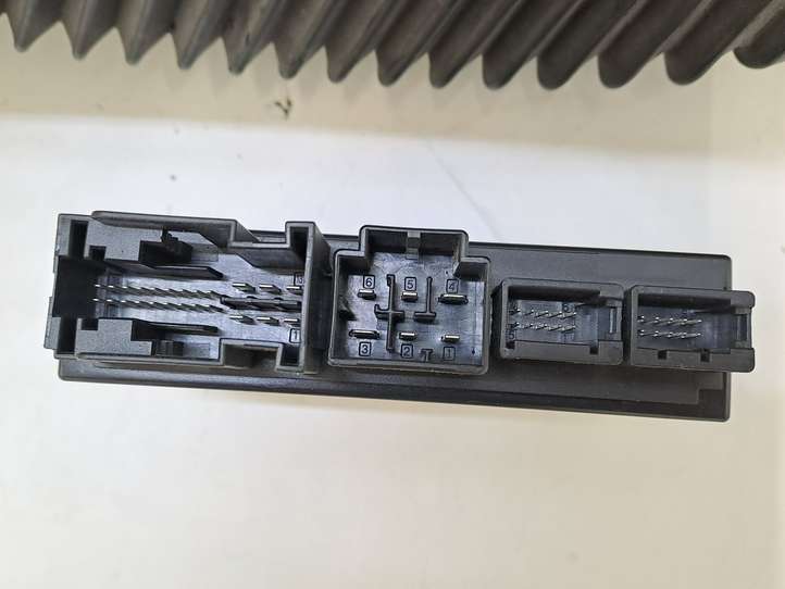 BMW 3 F30 F35 F31 (2012 - 2018)  55R013895 Комплект крюка