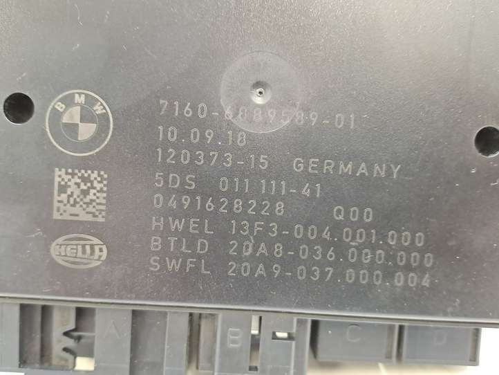 BMW 3 F30 F35 F31 (2012 - 2018)  55R013895 Комплект крюка