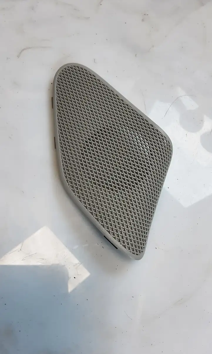 Audi A3/S3 8P (2004 - 2008) 8P0035409 Накладка бокового динамика — фото 1