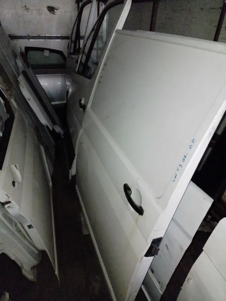 Volkswagen Transporter - Caravelle T5 (2003 - 2009) Боковая раздвижная дверь — фото 1