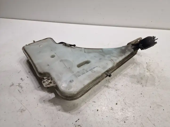 BMW 3 F30 F35 F31 (2012 - 2018) 724167109 Бачок омывателя стекла — фото 7