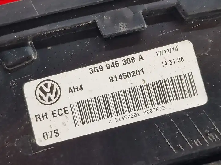 Volkswagen PASSAT B8 (2015 - ) 3G9945308A Задний фонарь в крышке багажника — фото 2