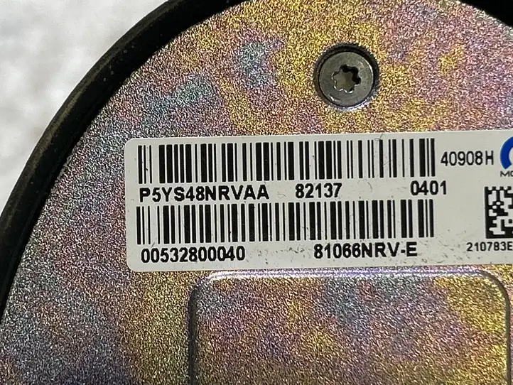 Dodge Challenger (2014 - ) P5YS48NRVAA GPS антенна — фото 3