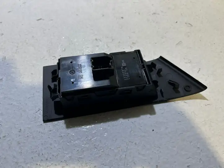 Opel Astra J (2009 - 2012) 14305978 Кнопка стеклоподъемников — фото 1