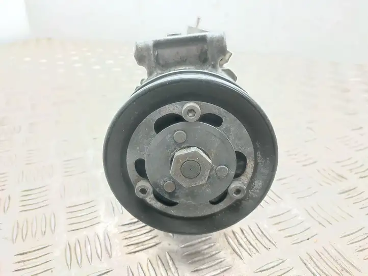 Volkswagen Golf VII (2013 - 2019) 5Q0816803 Компрессор (насос) кондиционера воздуха — фото 2