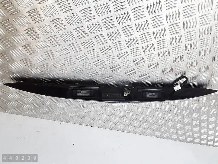 Nissan Juke I F15 (2010 - 2018) 908681KR6A Подсветка номера — фото 2