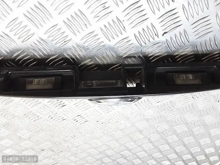 Nissan Juke I F15 (2010 - 2018) 908681KR6A Подсветка номера — фото 7