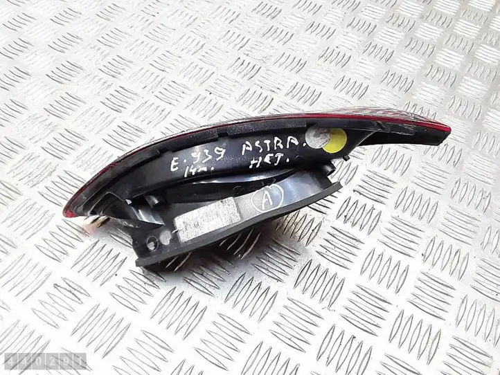 Opel Astra J (2012 - 2015) 1090098 Задний фонарь в крышке багажника — фото 6