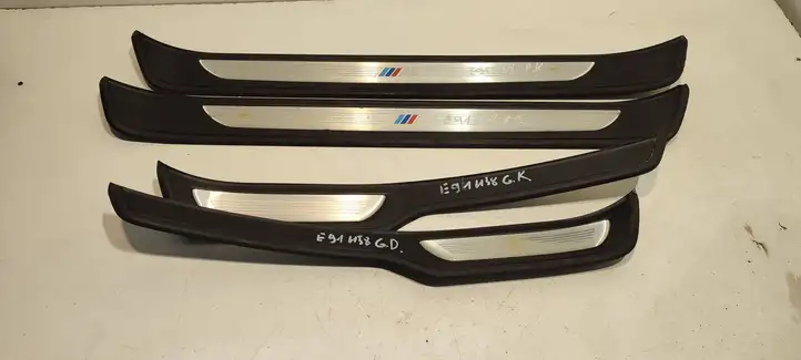 BMW 3 E90 E91 (2005 - 2012) Внутренняя обшивка порога (комплект) — фото 1