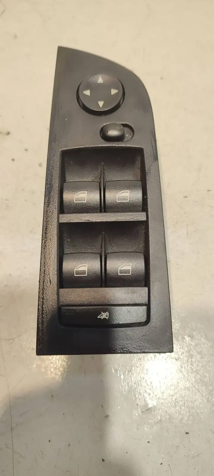 BMW 3 E90 E91 (2005 - 2012) 6948623 Кнопка стеклоподъемников — фото 1