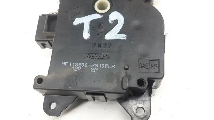 Toyota Avensis T270 (2009 - 2012) 1138002810 Двигатель задвижки потока воздуха — фото 2