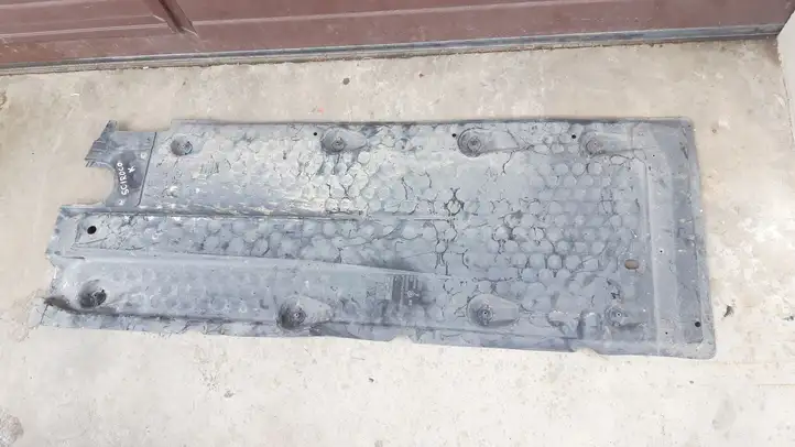 Volkswagen Scirocco (2008 - 2014) 1K0825201 Защита днища — фото 4