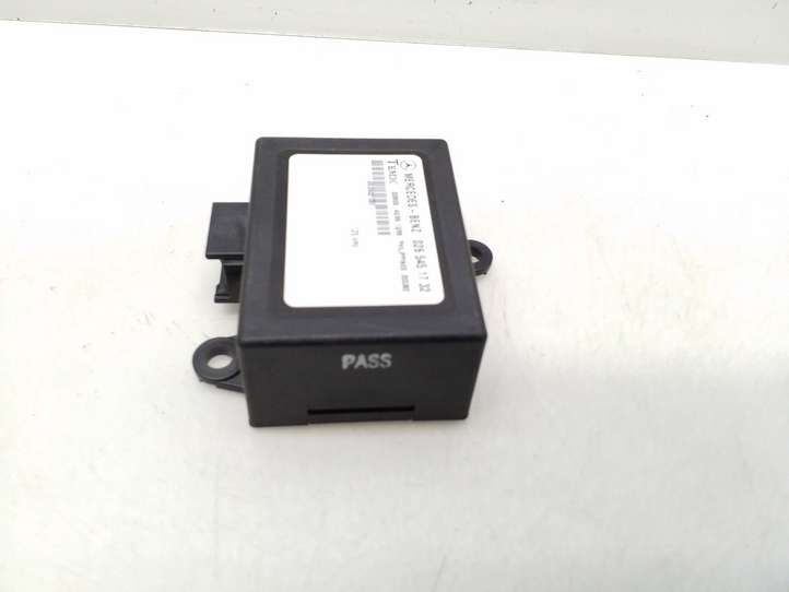 Mercedes-Benz Sprinter W901 W902 W903 W904 (1995 - 2007)  0265451732 Блок управления иммобилайзера