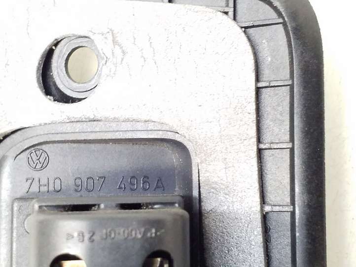 Volkswagen Transporter-Caravelle (2003 - 2009)  7H0907496A Контактное соединение дверей