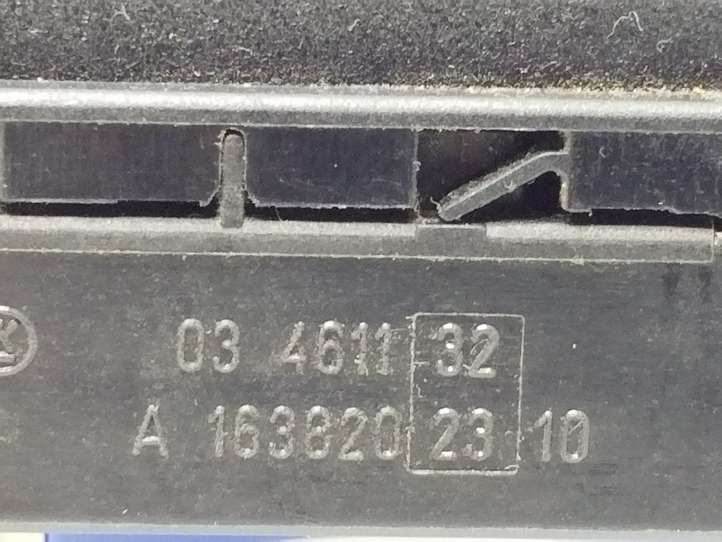 Mercedes-Benz ML W163 (1997 - 2005)  A1638202310 Управление регулеровки сидений 