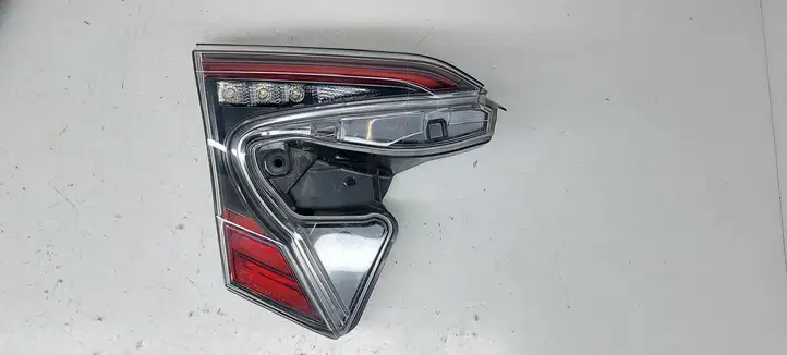 Toyota C-HR I (2016 - 2022) 81590F4021 Задний фонарь в крышке багажника — фото 3