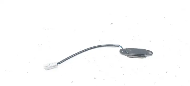 Honda CR-V (2006 - 2009) Кнопка закрытия крышки багажника — фото 2