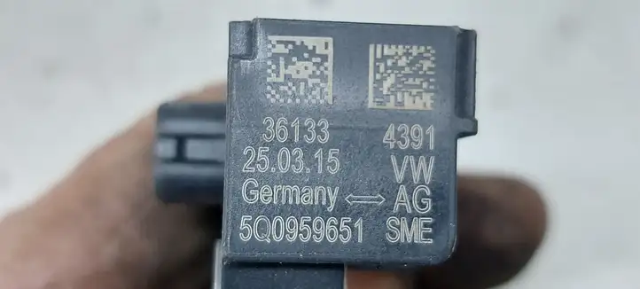 Audi A3/S3 8V (2016 - 2020) 5Q0959651 Датчик удара SRS — фото 2