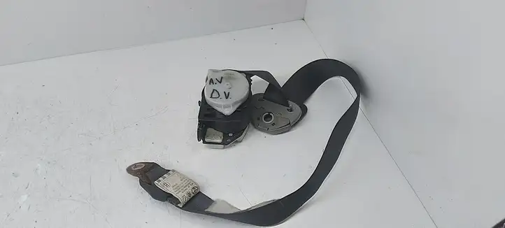 Toyota Avensis Verso (2001 - 2004) ADC7078 Задний ремень безопасности — фото 1