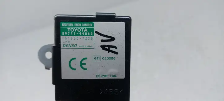 Toyota Avensis Verso (2001 - 2004) 8974144060 Блок управления светом — фото 2